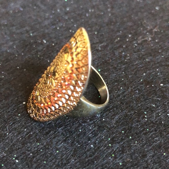 Ring - Picture 2 of 4